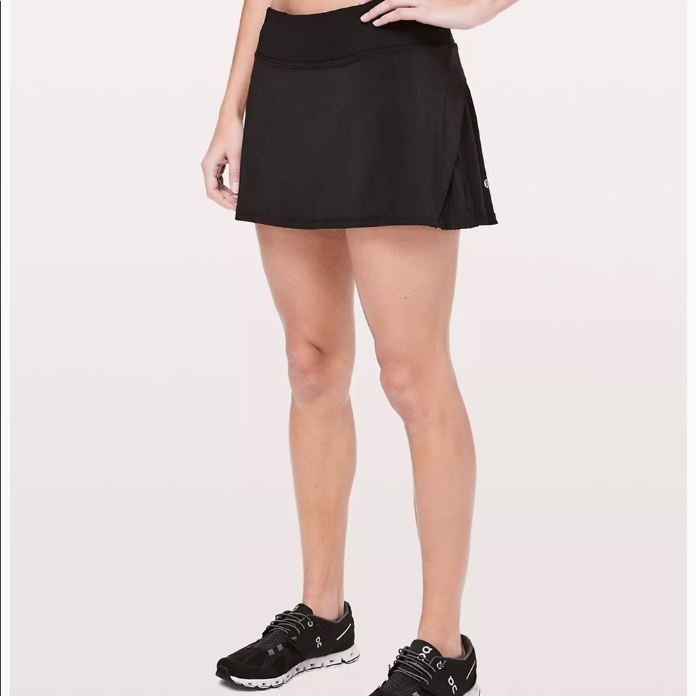 Lululemon Play off the pleats skirt size 10